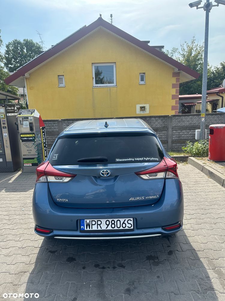 Toyota Auris ver-1-8-hsd-prestige - 1