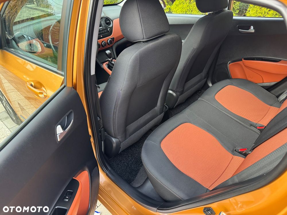 Hyundai i10 1.2 Fifa World Cup Edition - 26