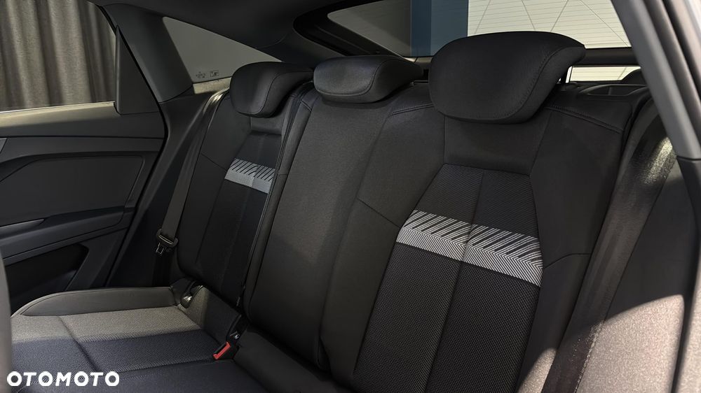 Audi Q4 e-tron 35 52kWh Advanced - 16