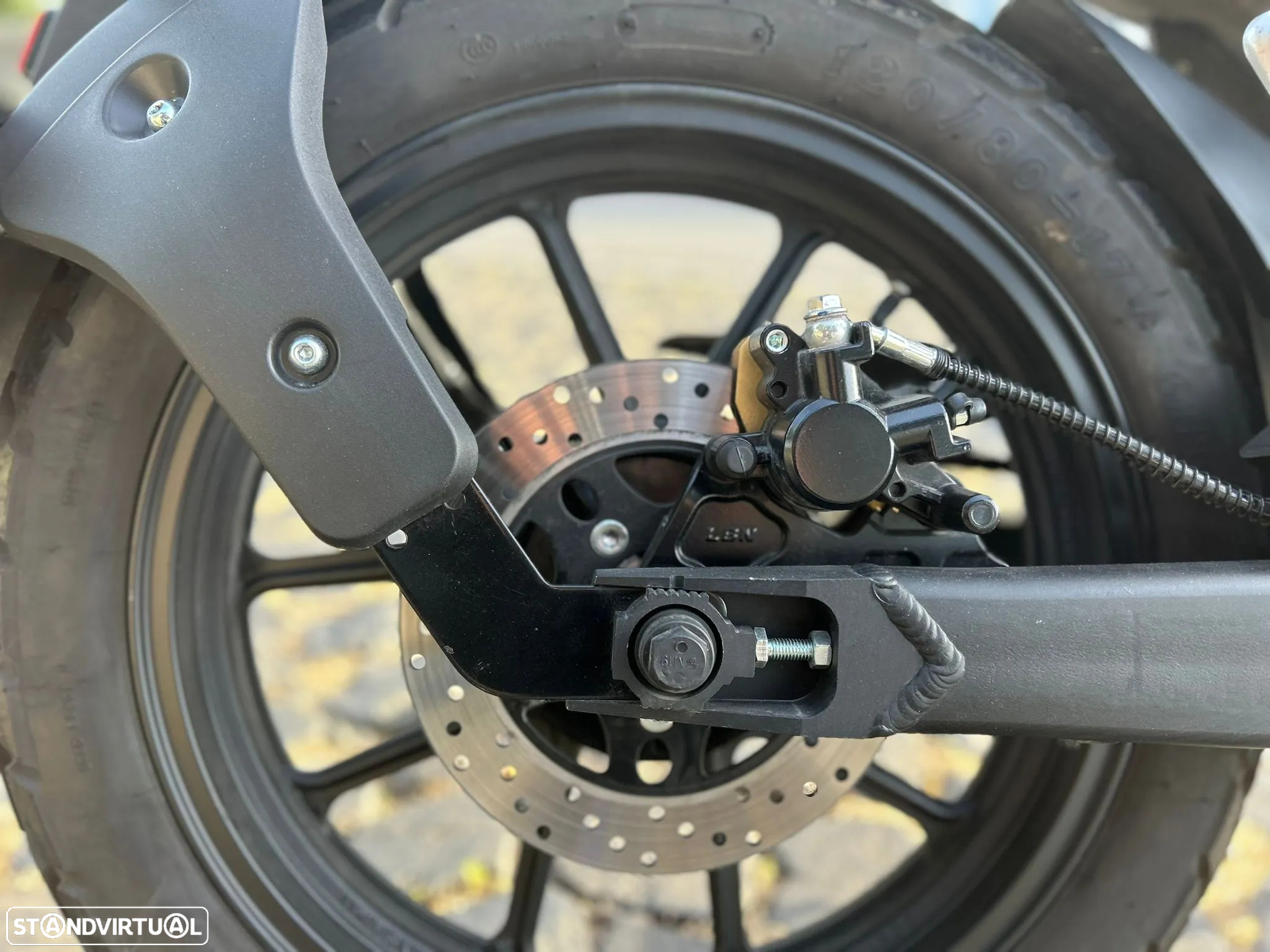Horwin CR6 55AH CAFE RACER - 5