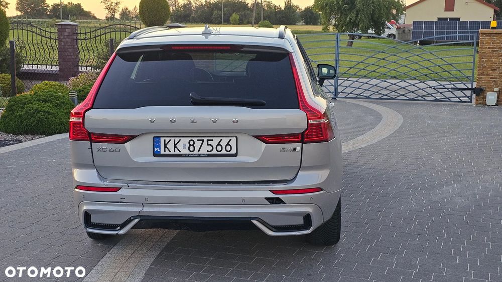 Volvo XC 60 B4 D AWD Plus Dark - 8