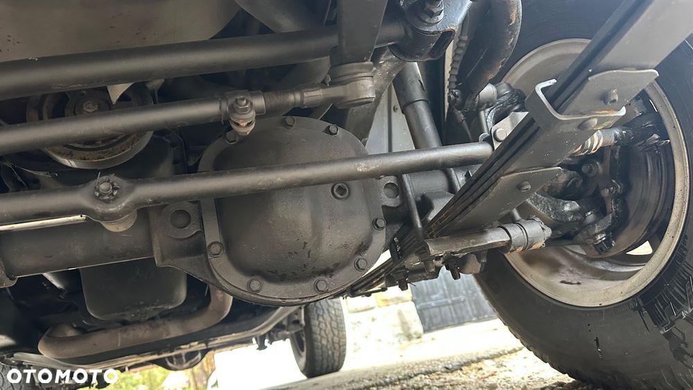 Jeep Wrangler 2.5L - 7