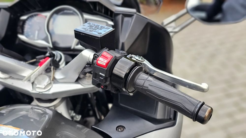 Yamaha FJR - 12