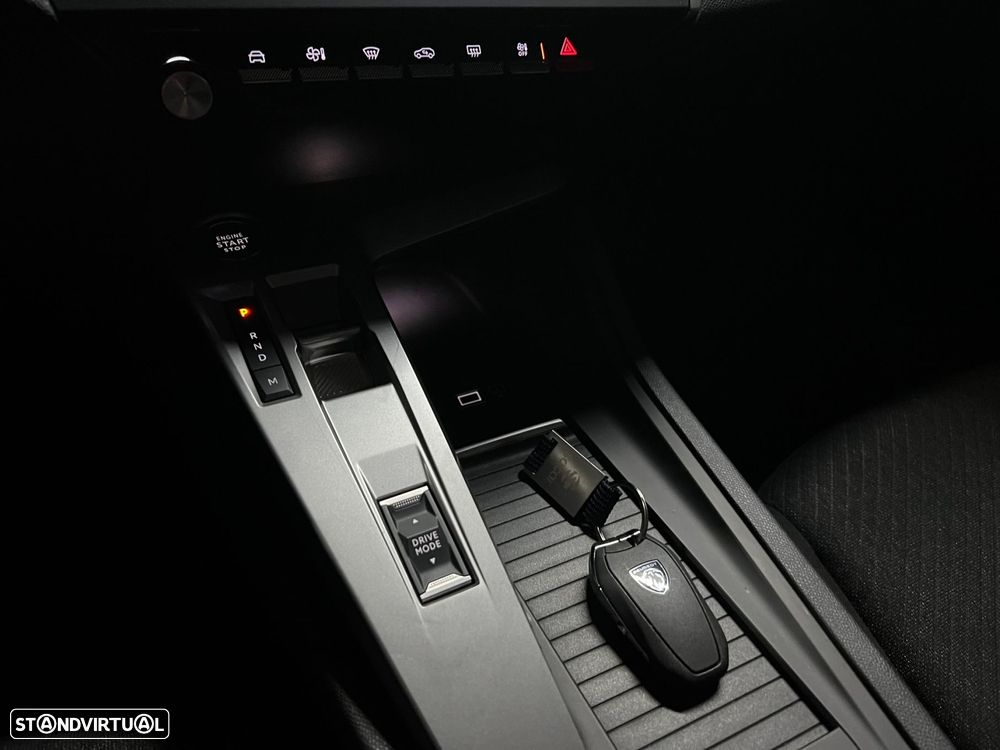 Peugeot 308 1.2 Hybrid Style e-DCS6 - 25