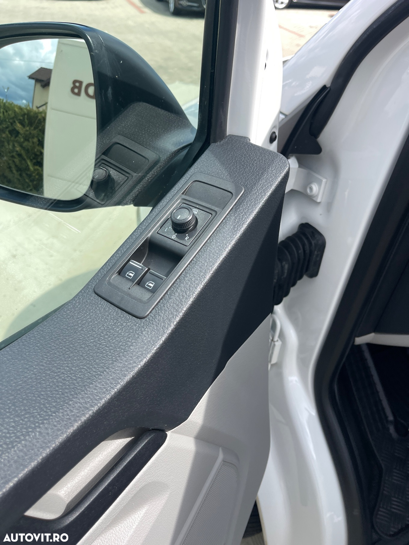 Volkswagen Transporter 2.0TDI  LUNG  2CULISANTE  USI SPATE - 31