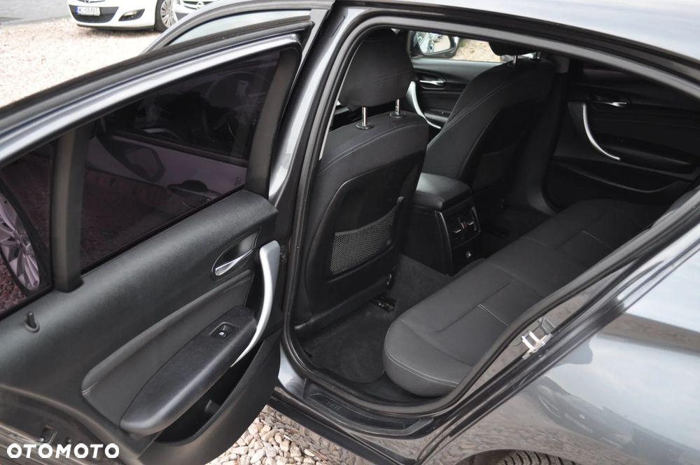 BMW Seria 1 116i - 20