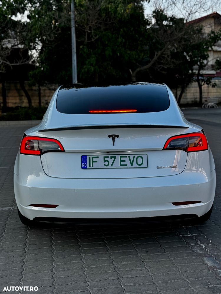 Tesla Model 3 Performance - 5