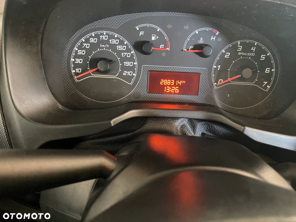 Fiat Fiorino Kombi 8V Base - 7