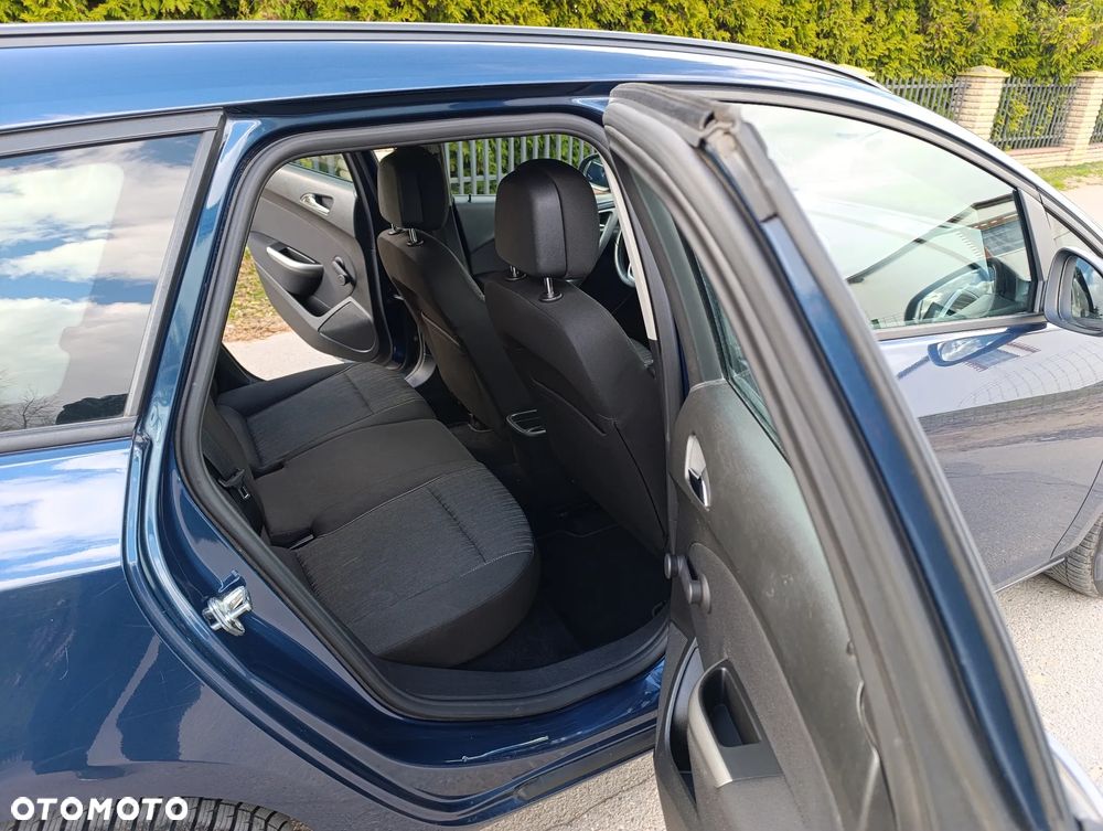 Opel Astra 1.6 Color Edition - 16