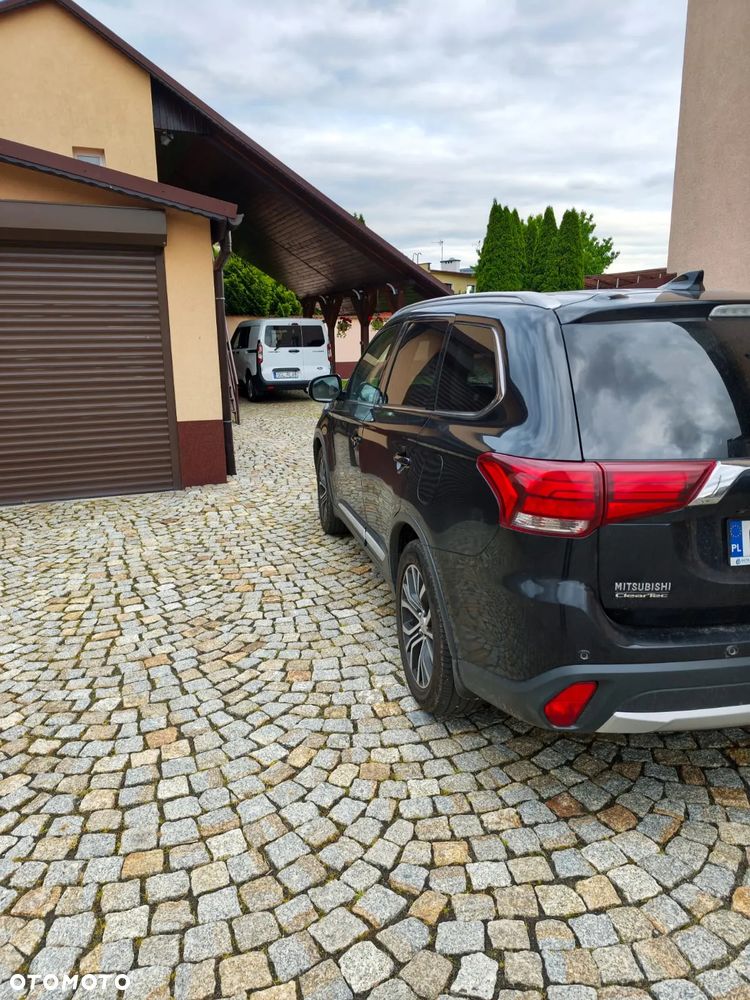 Mitsubishi Outlander 2.0 Instyle Navi 4WD CVT - 9