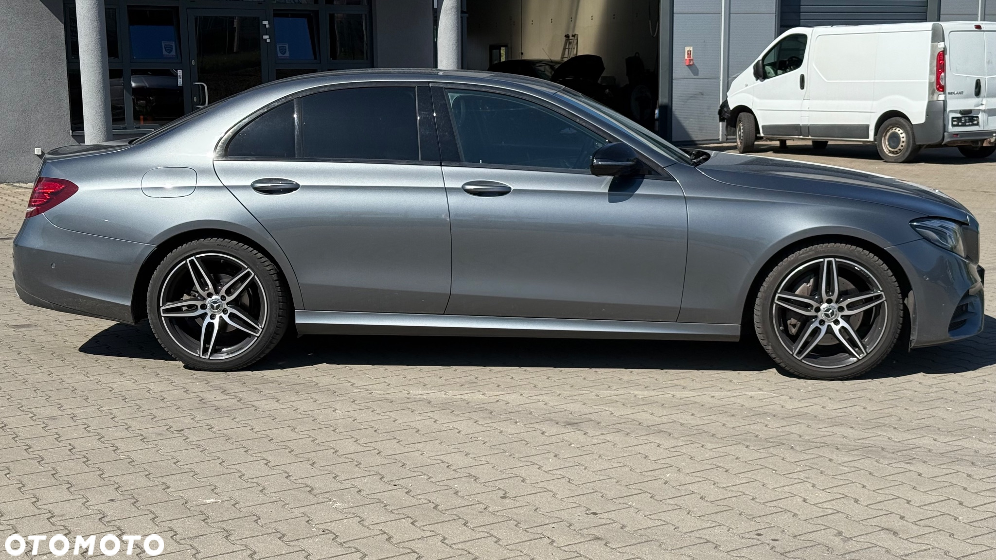 Mercedes-Benz Klasa E 220 d 4-Matic Business Edition 9G-TRONIC - 10