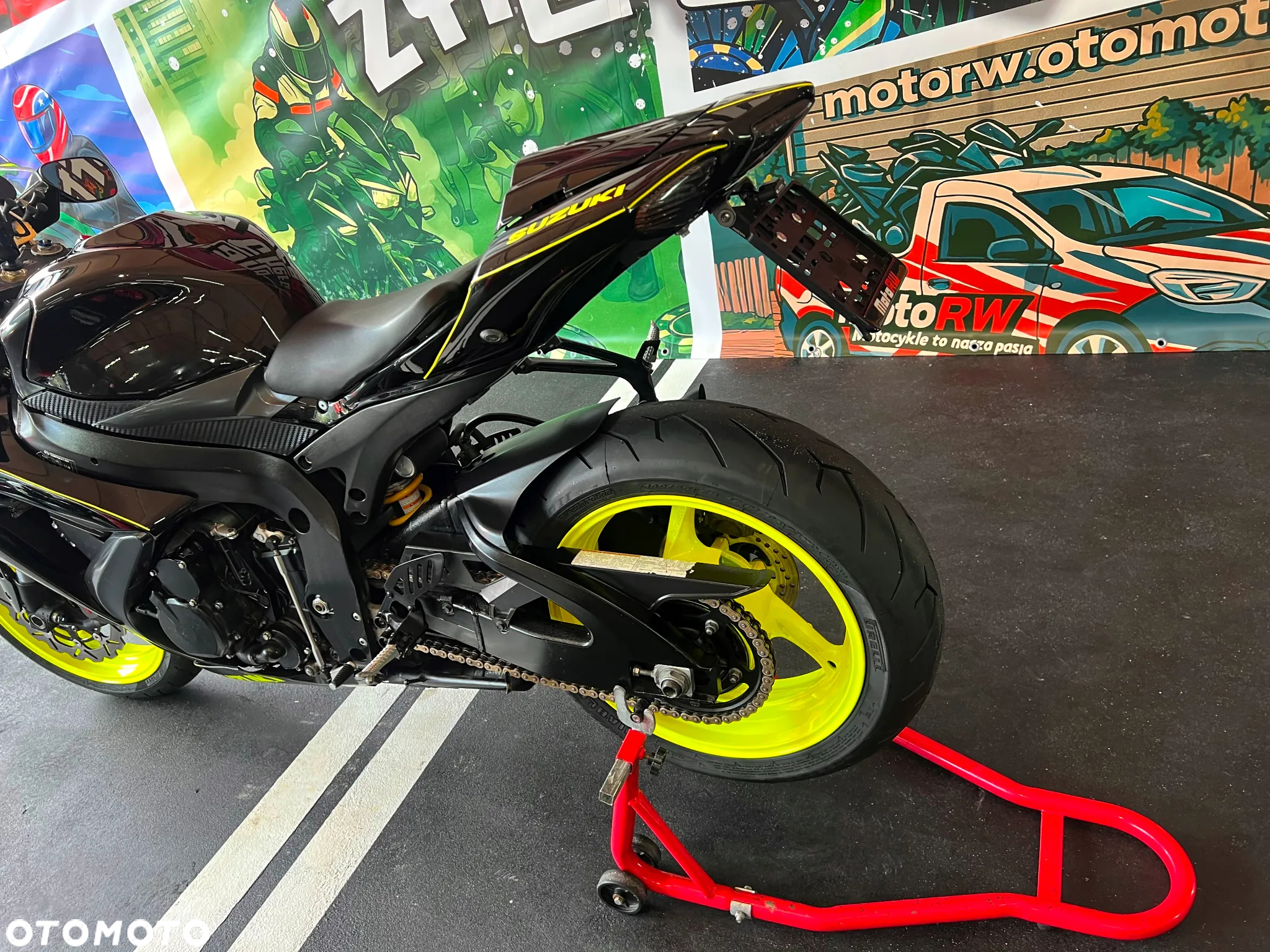 Suzuki GSX-R - 24