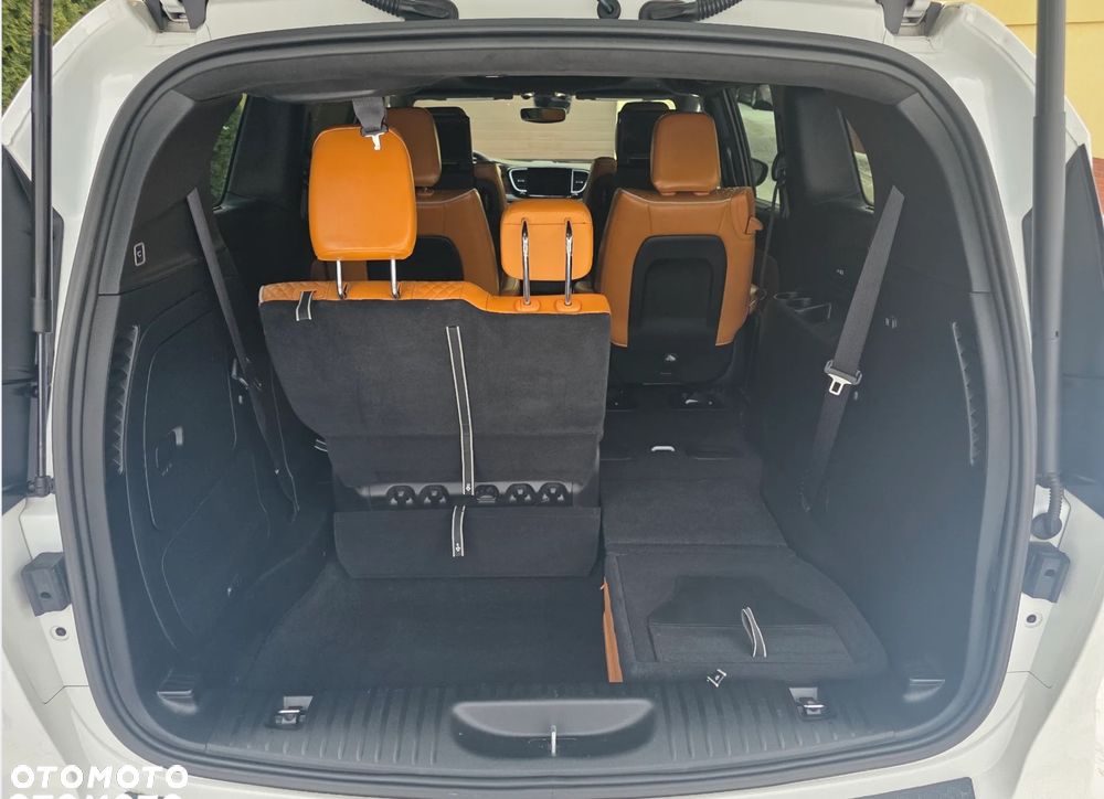 Chrysler Pacifica - 28