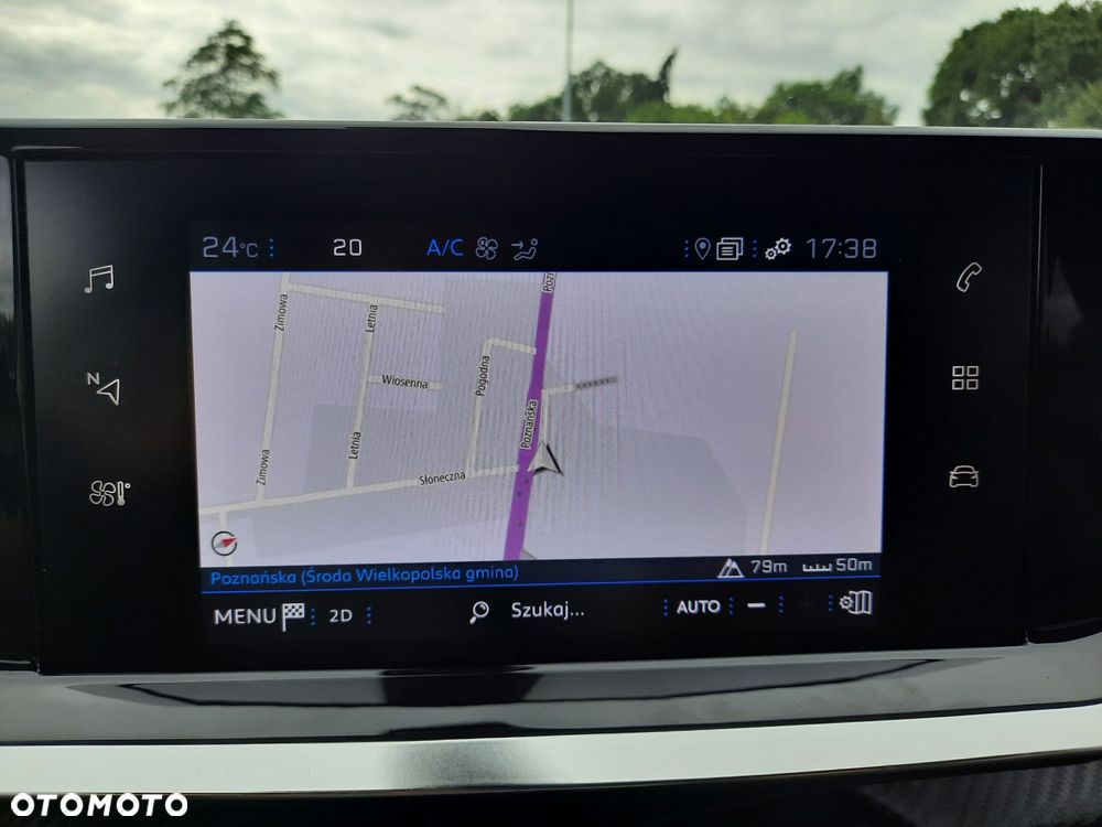 Peugeot 2008 1.2 Pure Tech GPF Allure S&S EAT6 - 31