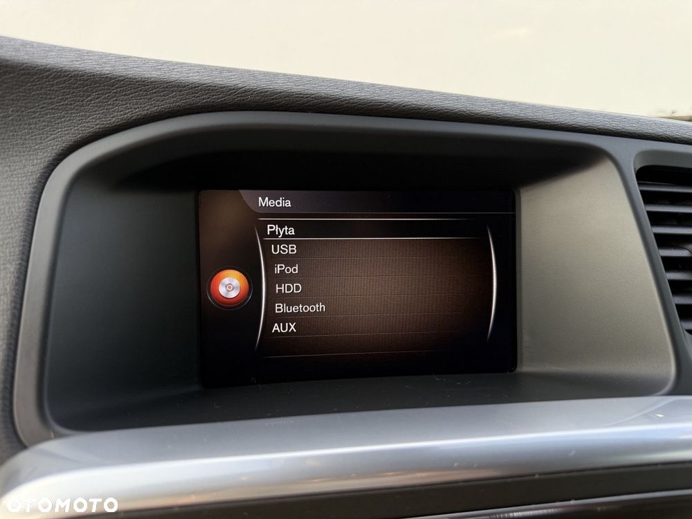 Volvo V60 Cross Country - 17