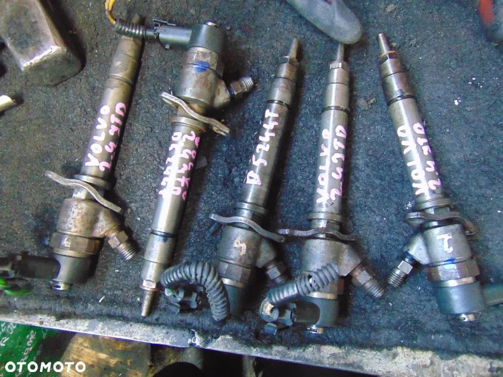 Wtryskiwacze Volvo 2,4 TD D5 v70 s80 - 5