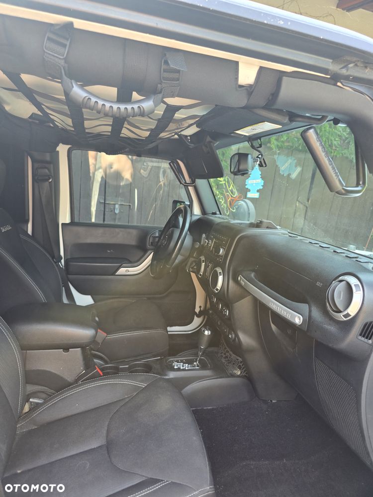 Jeep Wrangler 3.6 Unlim Sahara - 12