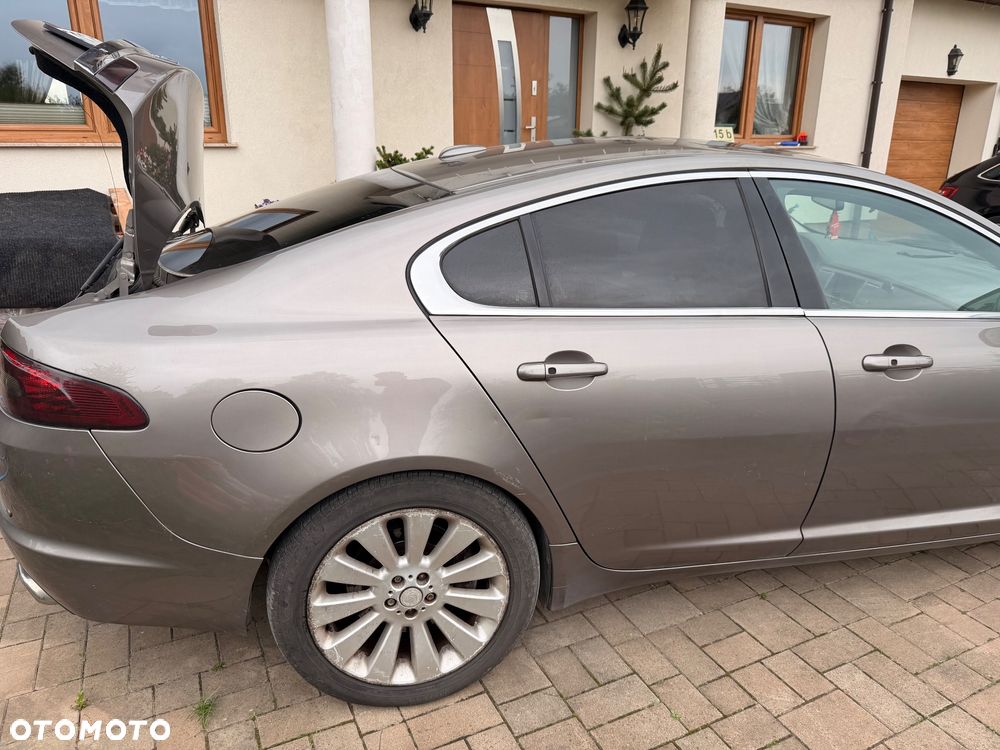 Jaguar XF - 2