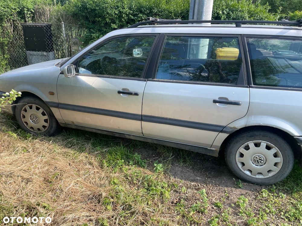 Volkswagen Passat 1.8 CL - 1