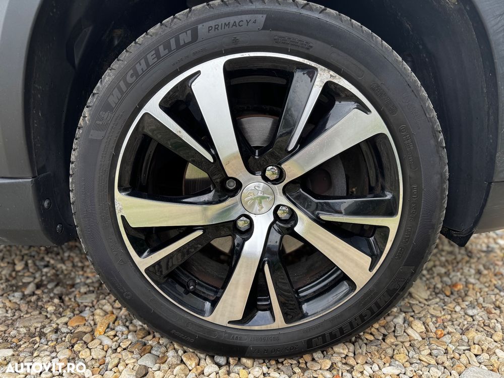 Peugeot 2008 1.2 PureTech Turbo S&S GT-Line - 36