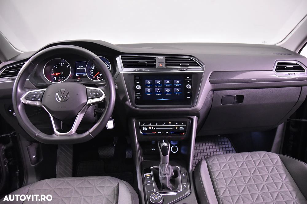 Volkswagen Tiguan - 10