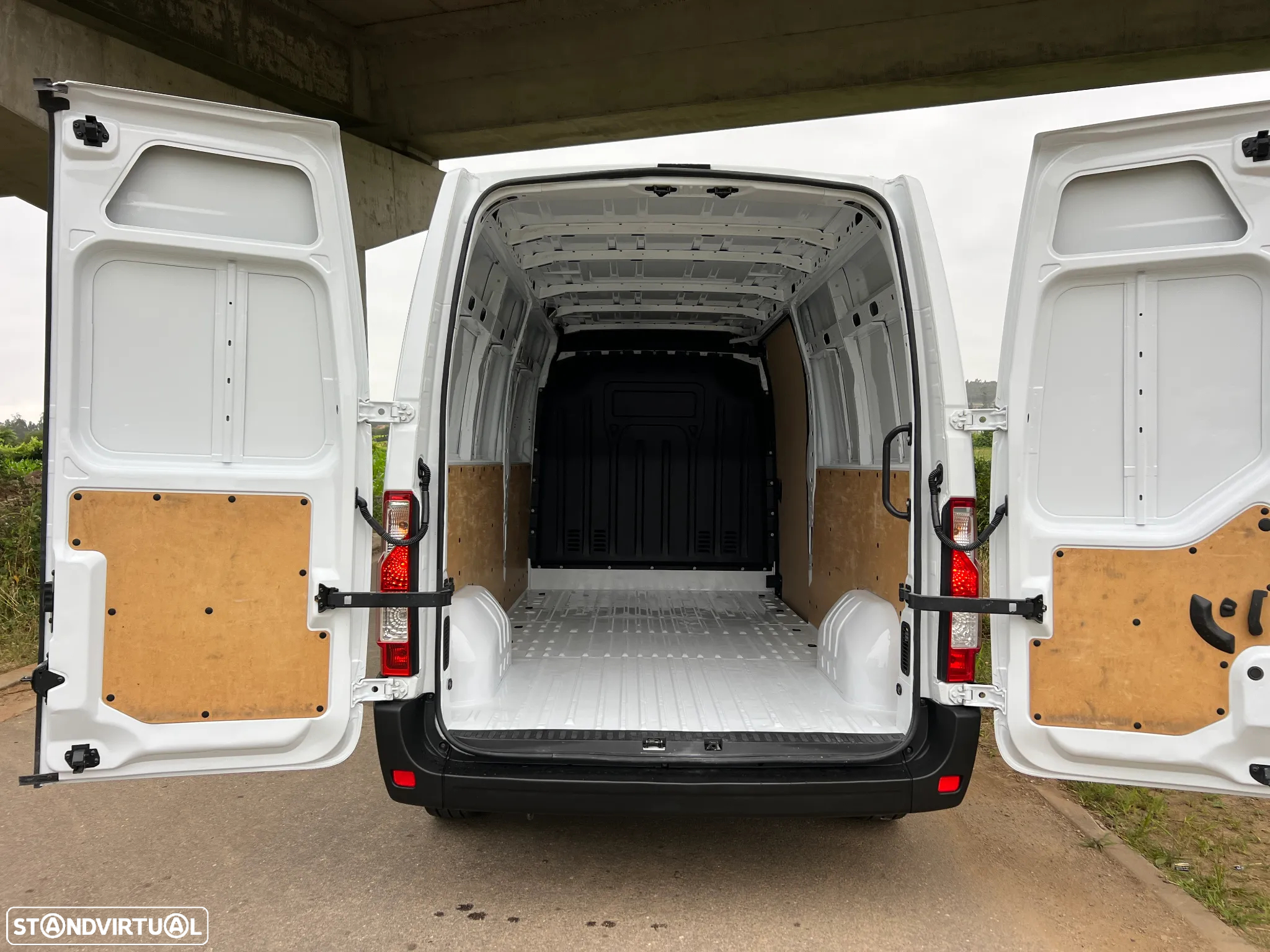 Renault Master 2.3 Dci L3H3 135 cv Longa - 12