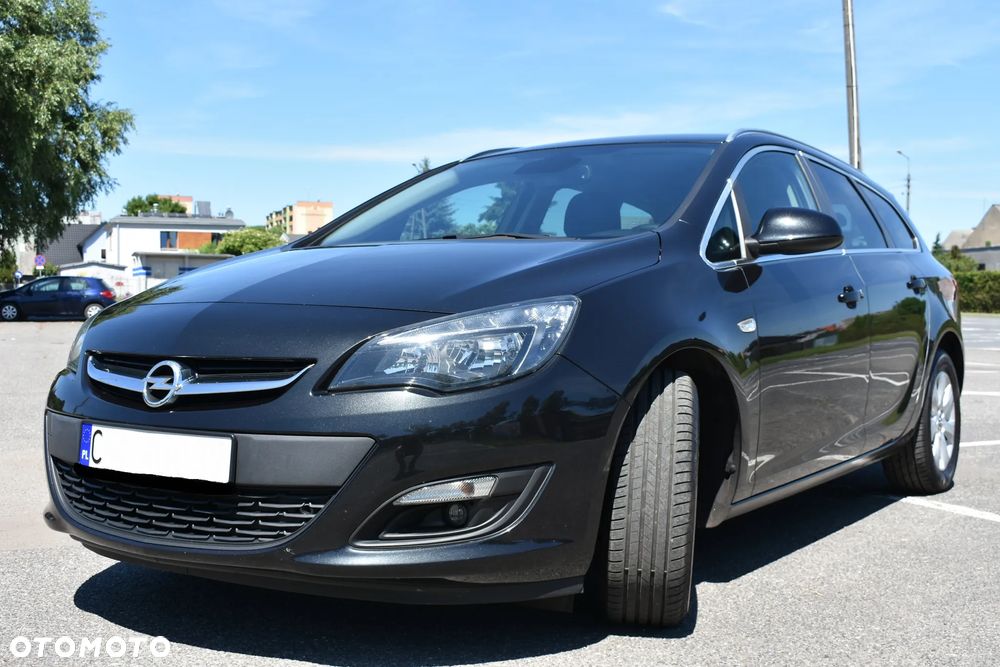 Opel Astra 1.4 Turbo Exklusiv - 2