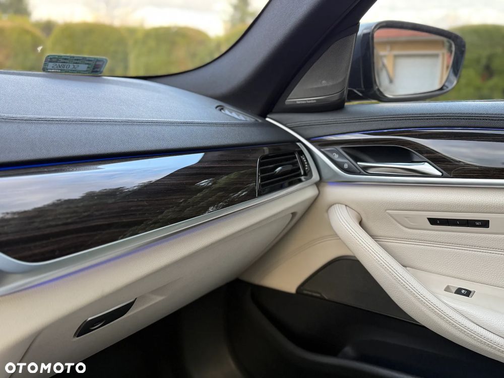 BMW Seria 5 520d xDrive M Sport sport - 23