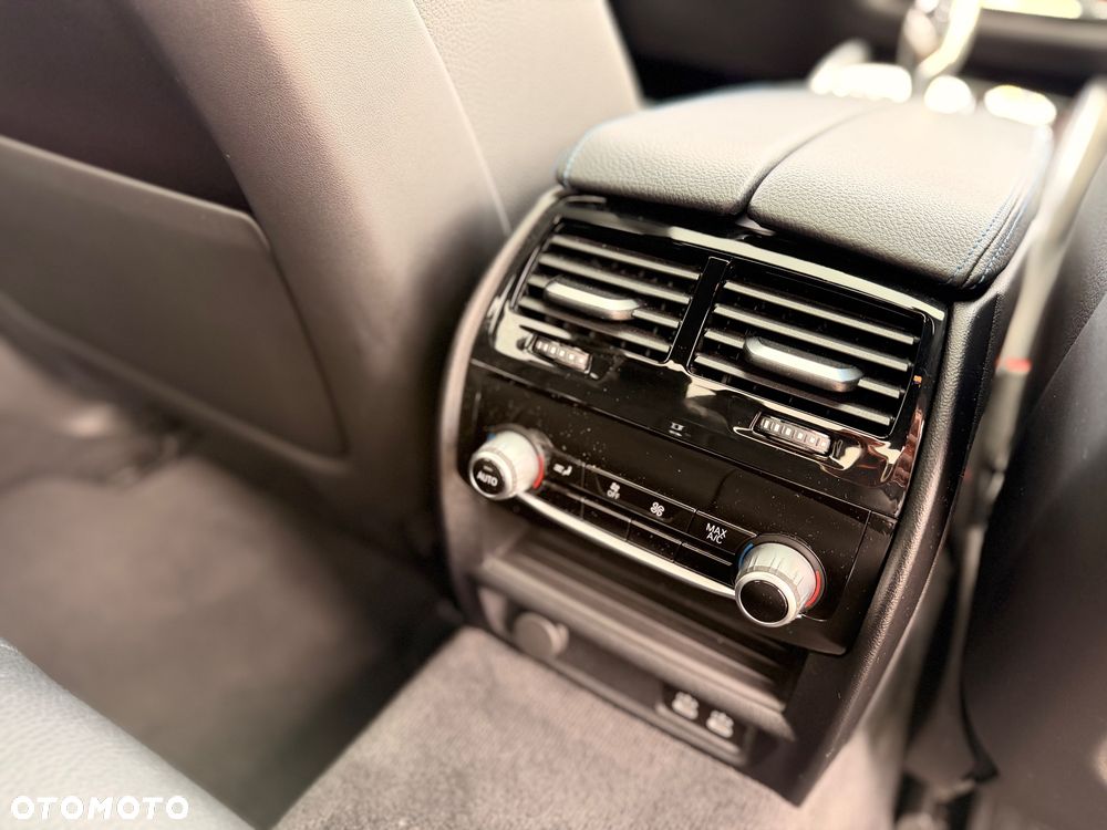 BMW Seria 5 540i xDrive mHEV sport - 27