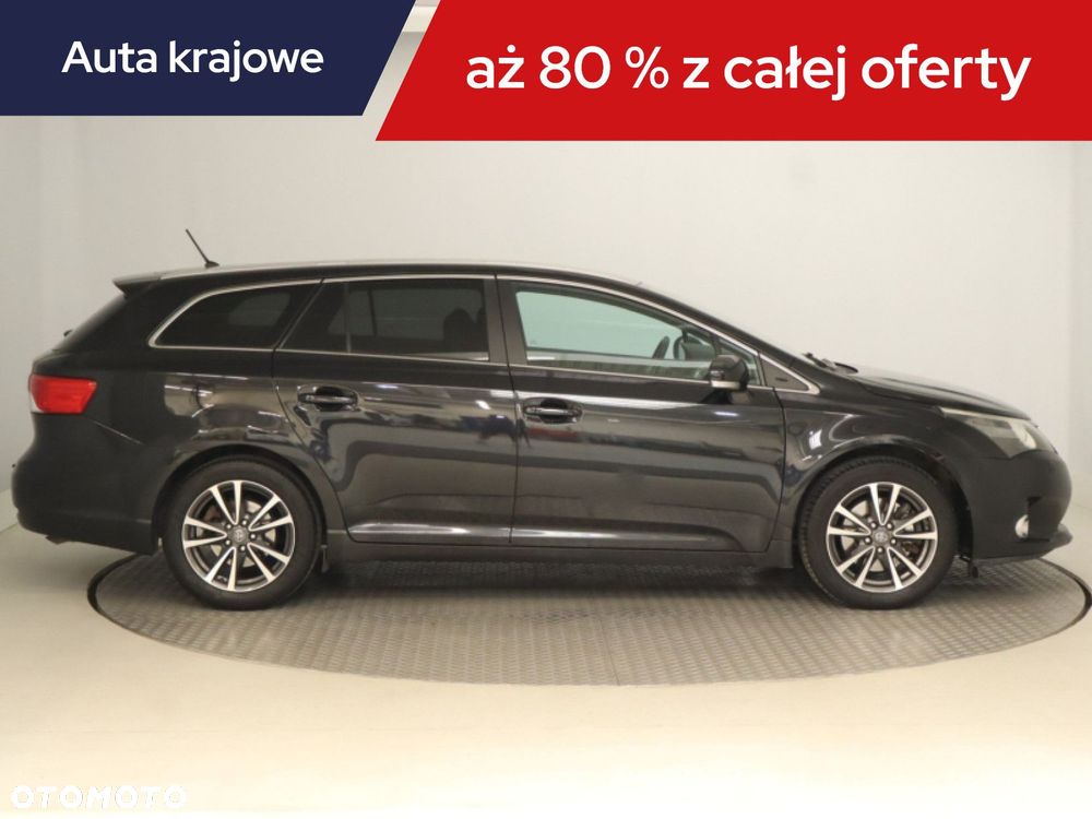 Toyota Avensis - 8