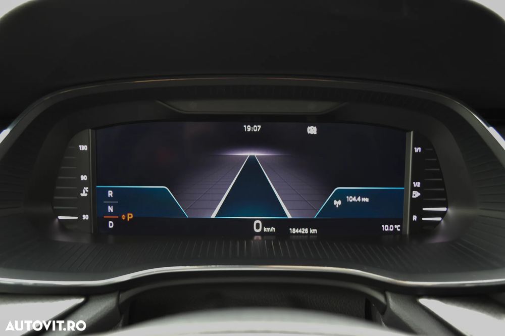 Skoda Octavia Combi 2.0 TDI DSG Tour - 8