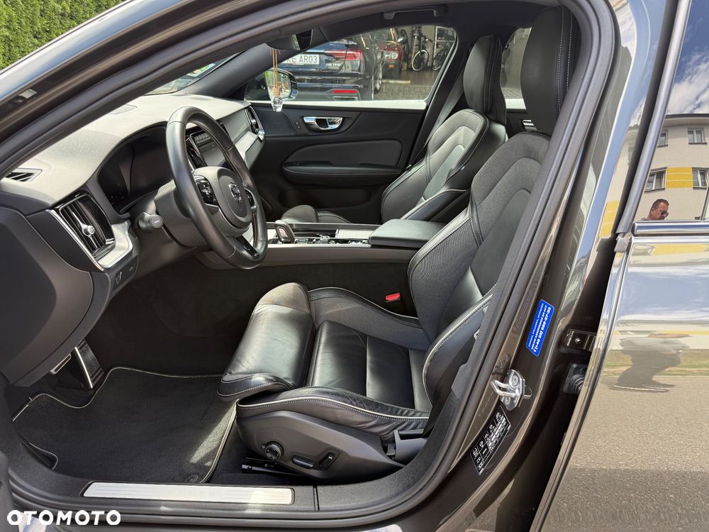 Volvo S60 B4 B R-Design - 16