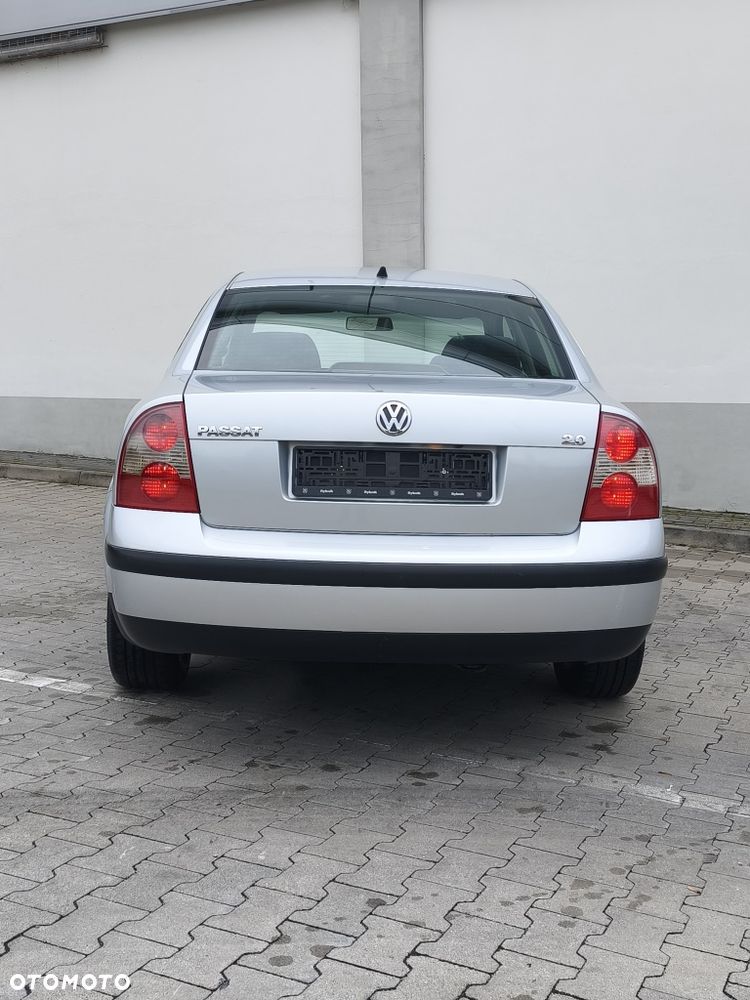 Volkswagen Passat - 10