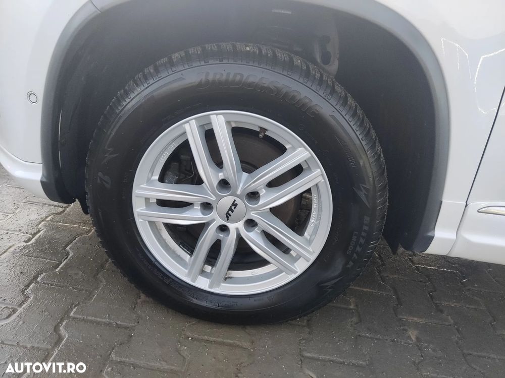 Volkswagen Tiguan - 30