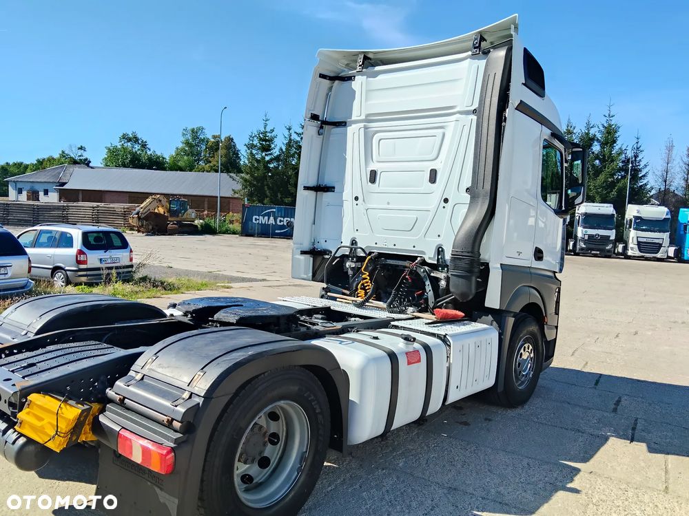 Mercedes-Benz Actros - 3