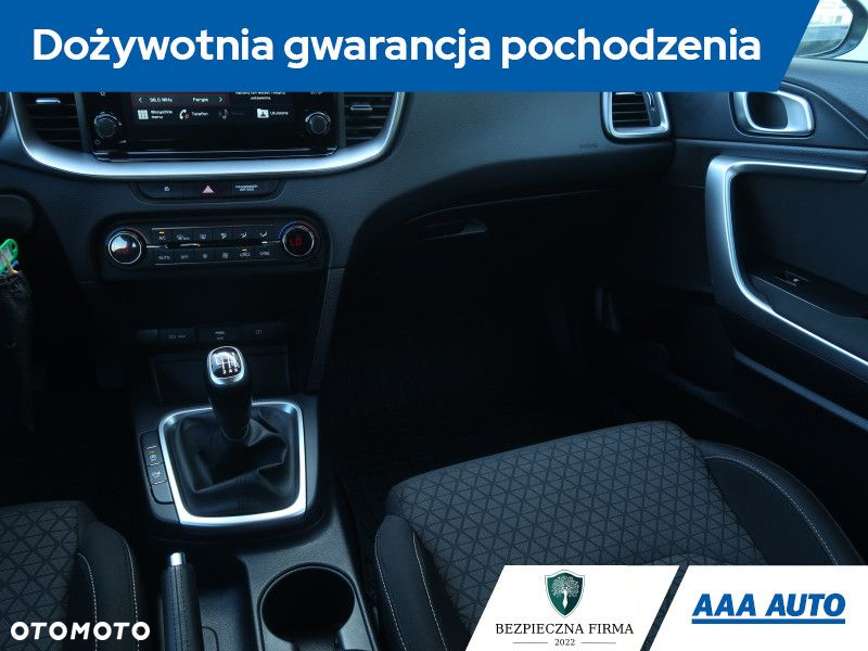 Kia Ceed - 9