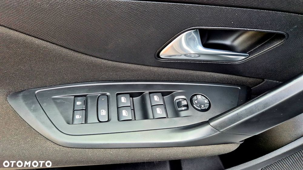 Peugeot 308 BlueHDi 130 EAT6 Stop & Start Allure Business-Paket - 27