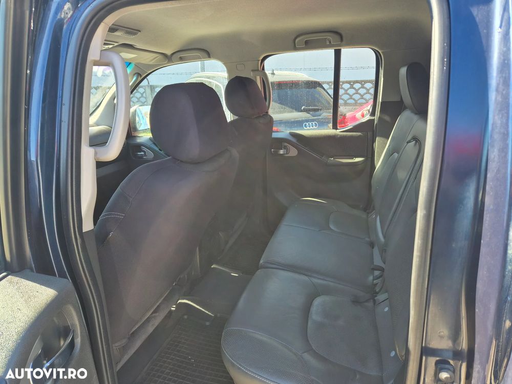 Nissan Navara 2.5 dCi DPF 4X4 Double Cab LE - 6