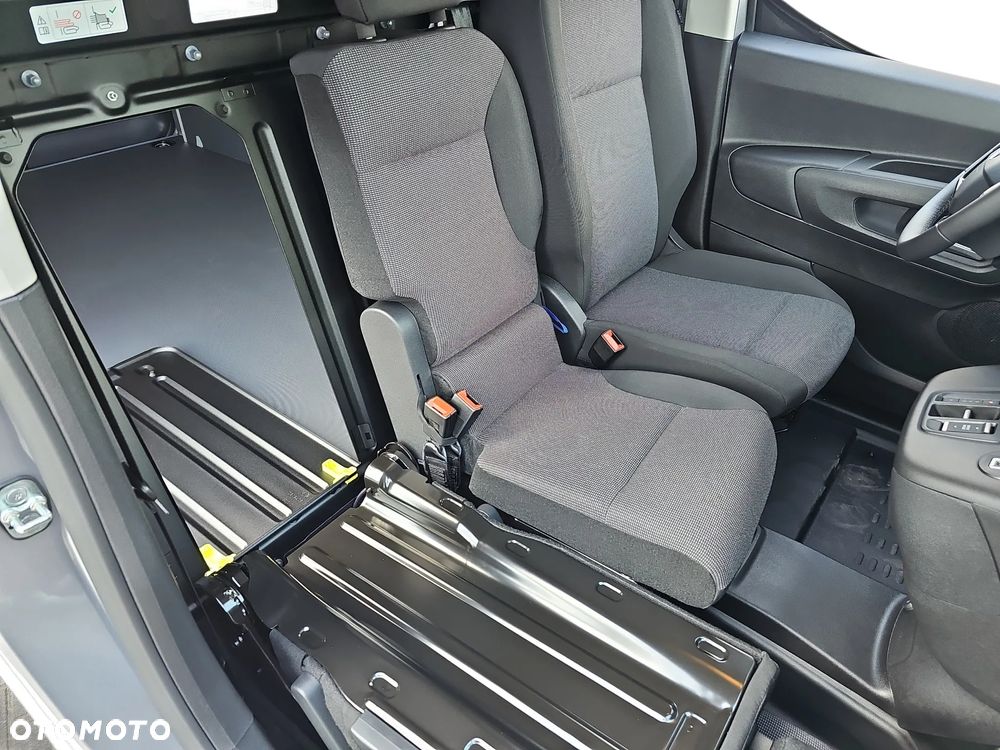 Opel COMBO Furgon XL automat - 27