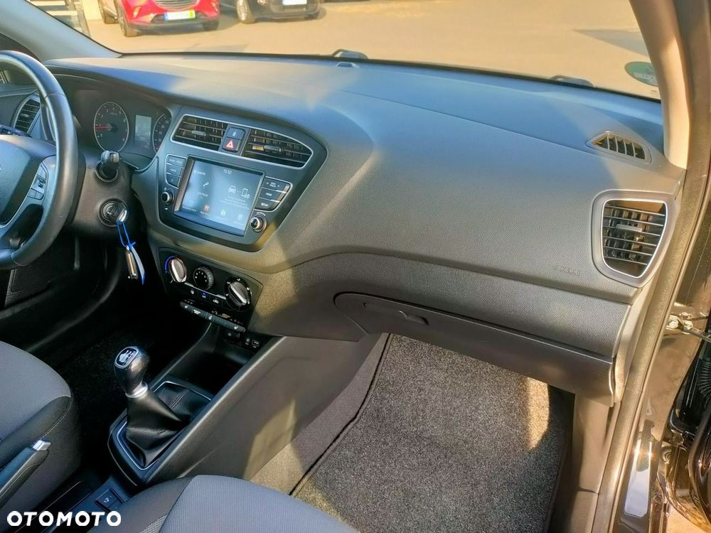 Hyundai i20 - 20