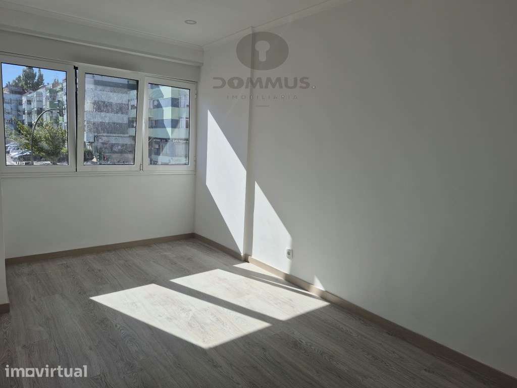T3 Remodelado com 2 terraços em Massamá - Grande imagem: 5/20