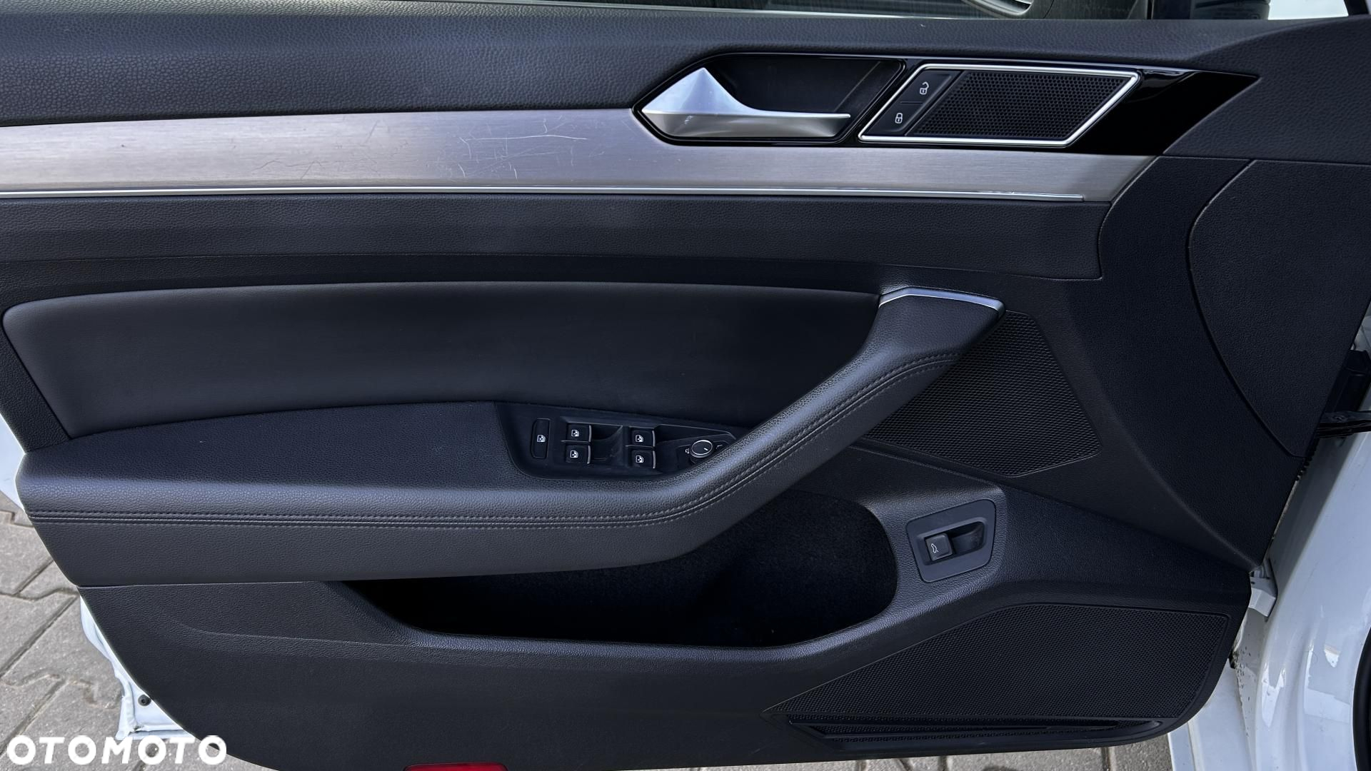 Volkswagen Passat - 9