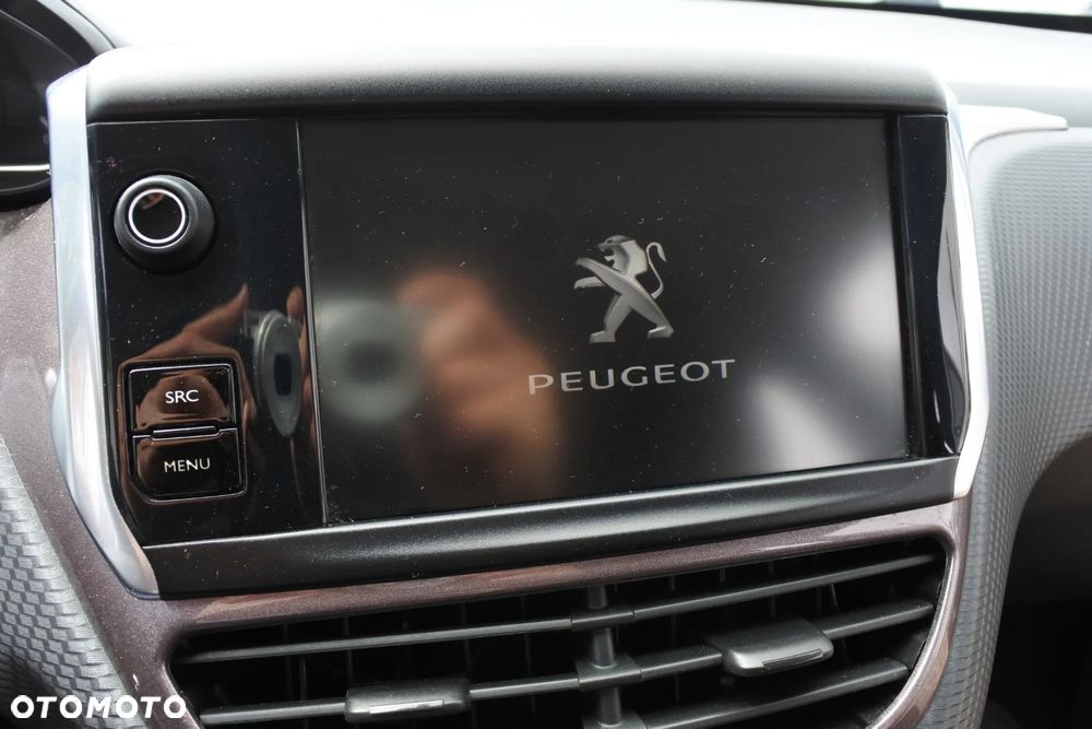 Peugeot 2008 1.2 Pure Tech Style - 21