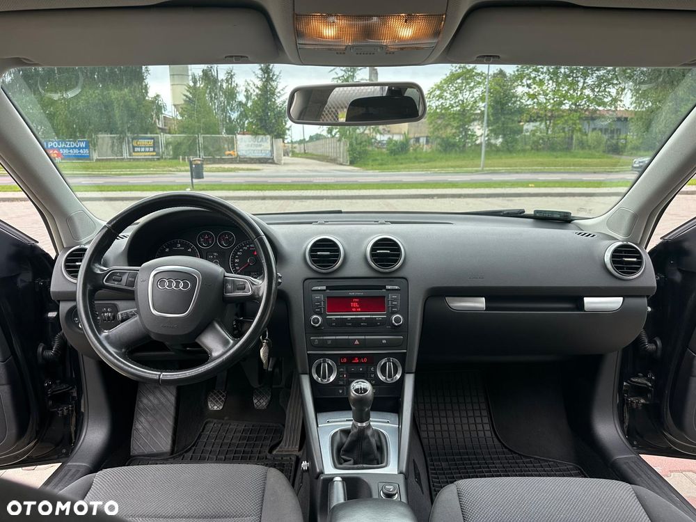 Audi A3 Sportback 1.6 TDI DPF Ambiente - 13