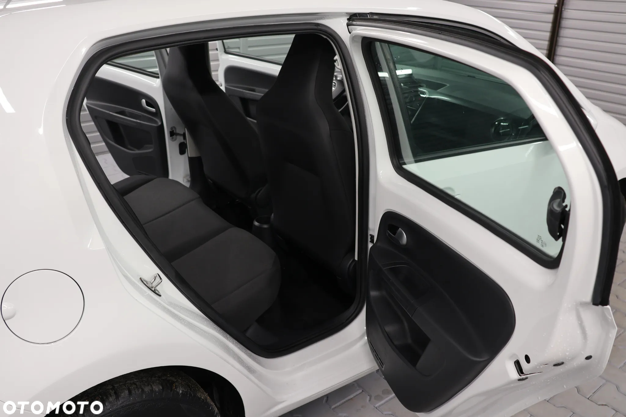 Volkswagen up! 1.0 move - 12