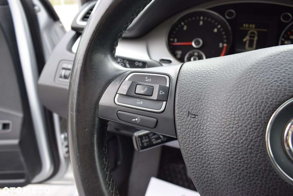 Volkswagen Passat - 27