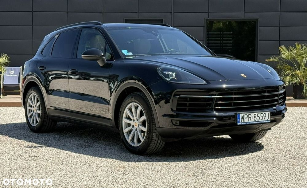 Porsche Cayenne - 1