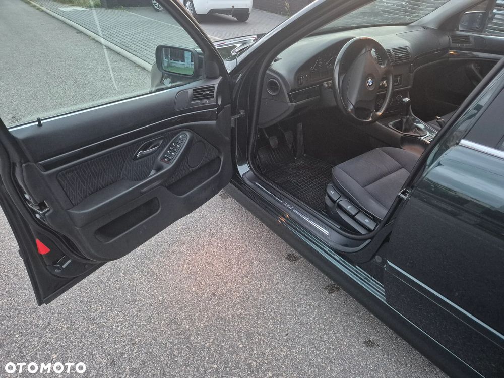 BMW Seria 5 520i - 11