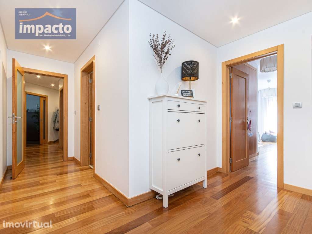 Malva Rosa,Excelente T4,coz equipada,Ar cond,asp central,Box 2 viat... - Grande imagem: 5/31