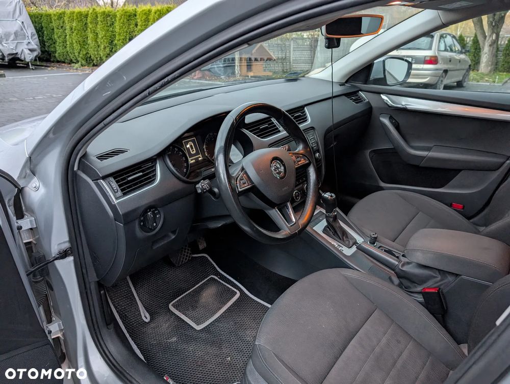 Skoda Octavia 2.0 TDI Style DSG - 9